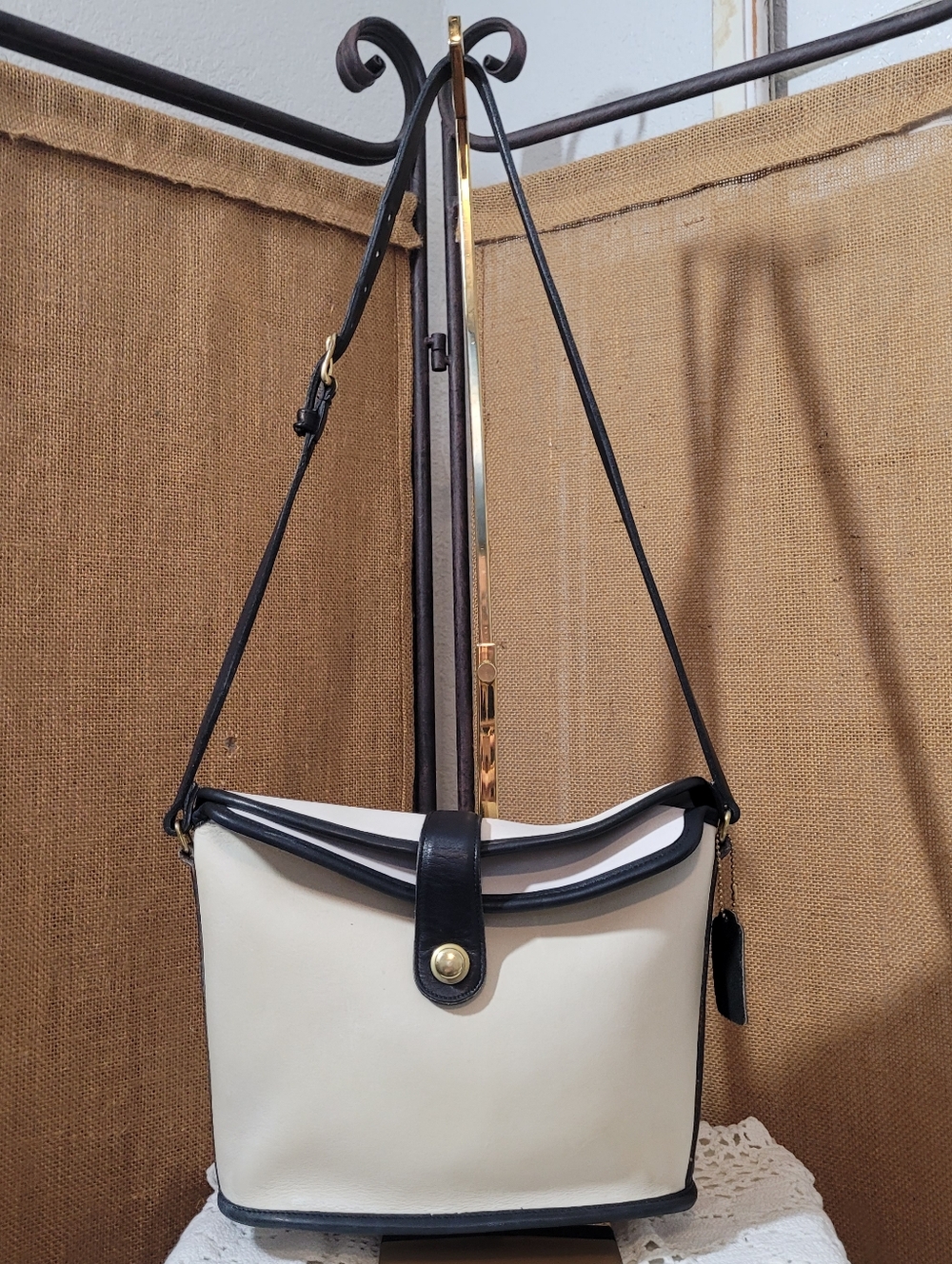 Vintage Binocular Coach #021-2105/ 9853  White and Black Glove Tan Leather Bag